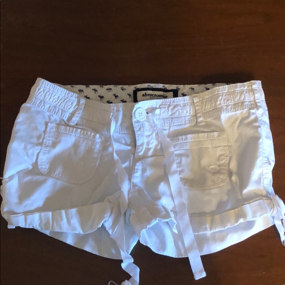 Abercrombie & Fitch White shorts